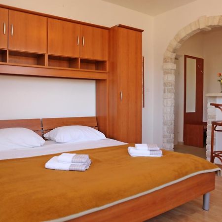 Pansion Marinka-Bire Rooms Лумбарда Екстериор снимка
