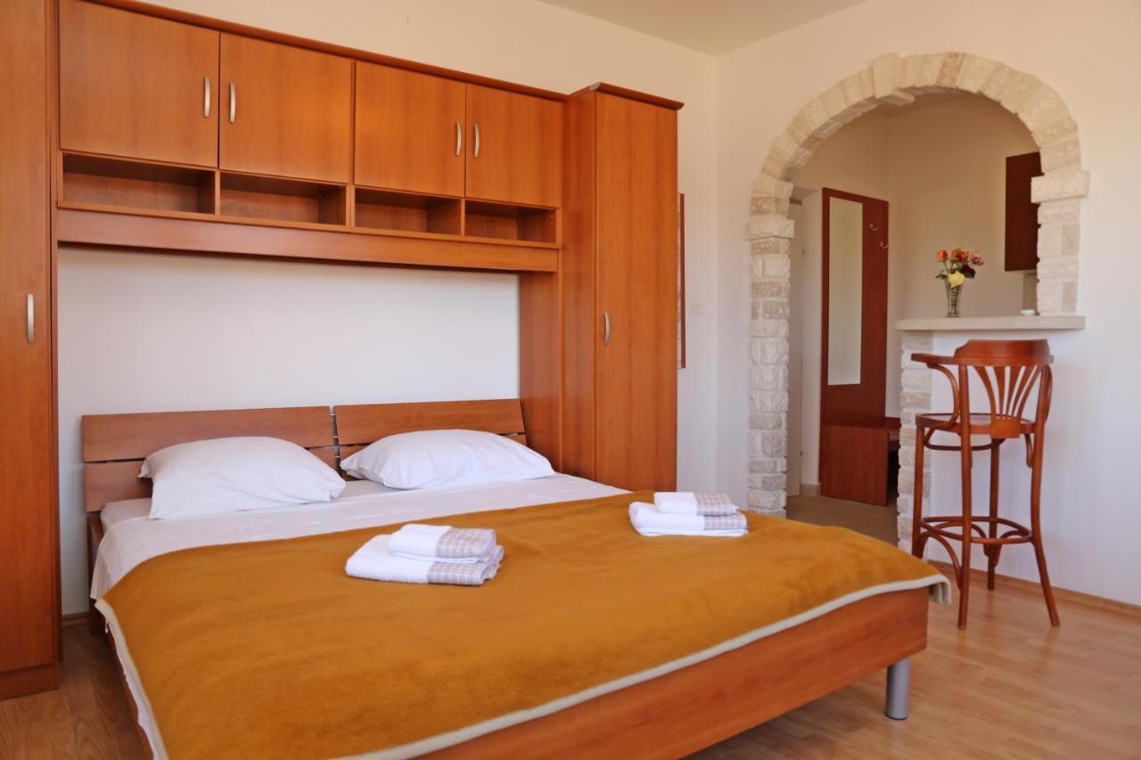 Pansion Marinka-Bire Rooms Лумбарда Екстериор снимка