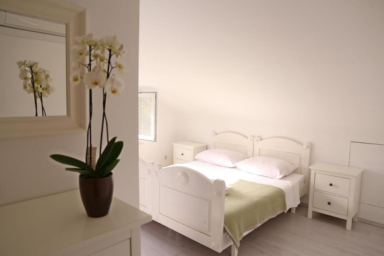 Pansion Marinka-Bire Rooms Лумбарда Екстериор снимка